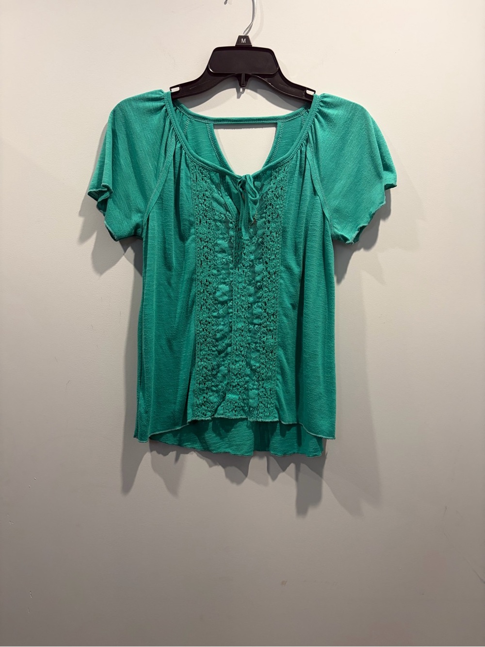 No Boundaries Teal Green Lace Front Short Sleeve Top Size M (7-9) Cutout Back